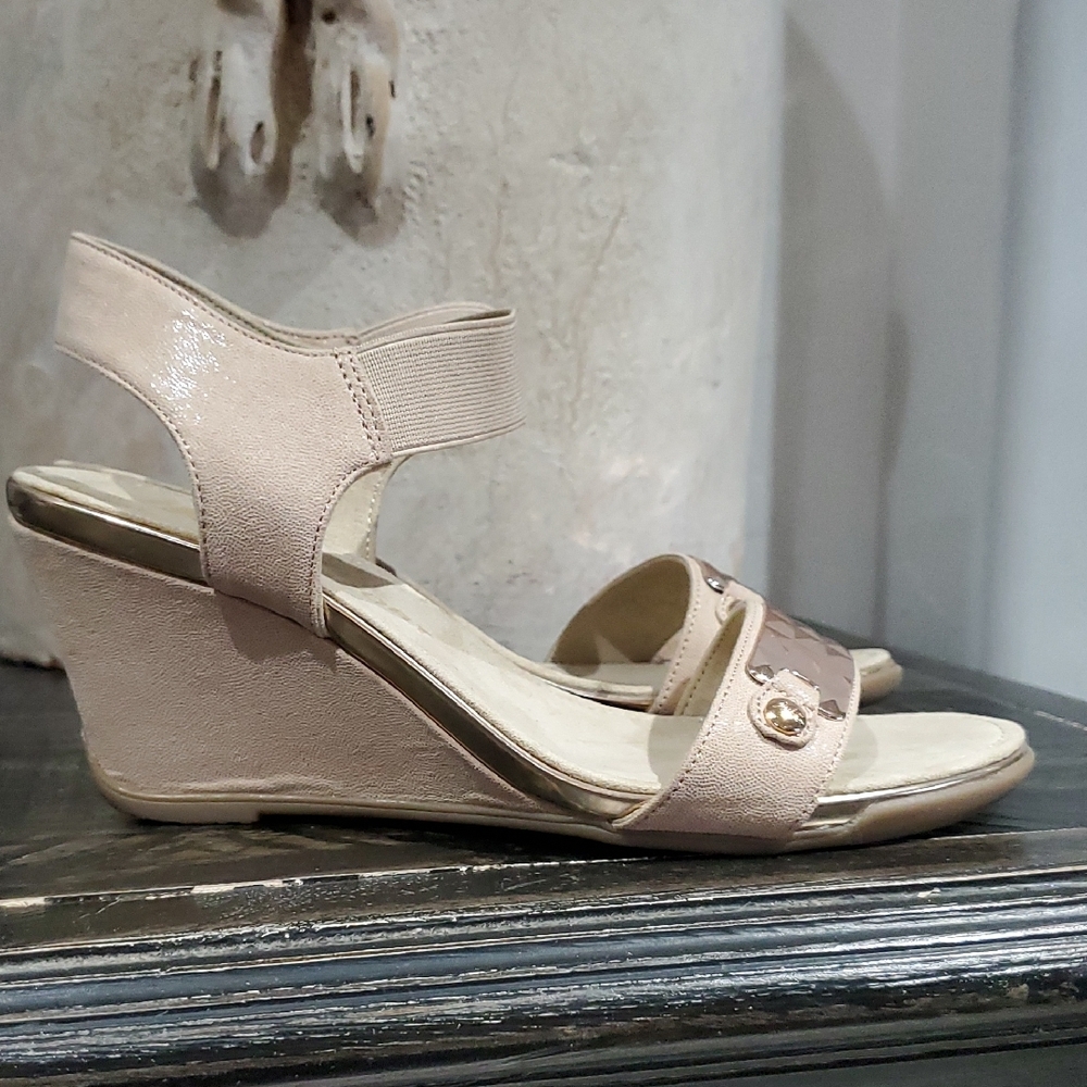 Anne Klein Beige Wedge Sandals AK Sport Athleisure Comfort Playcay Resort Casual - Picture 2 of 12